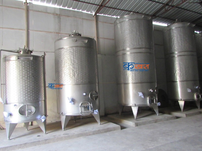 बजार आउँदै डिम्मुरको वाइन